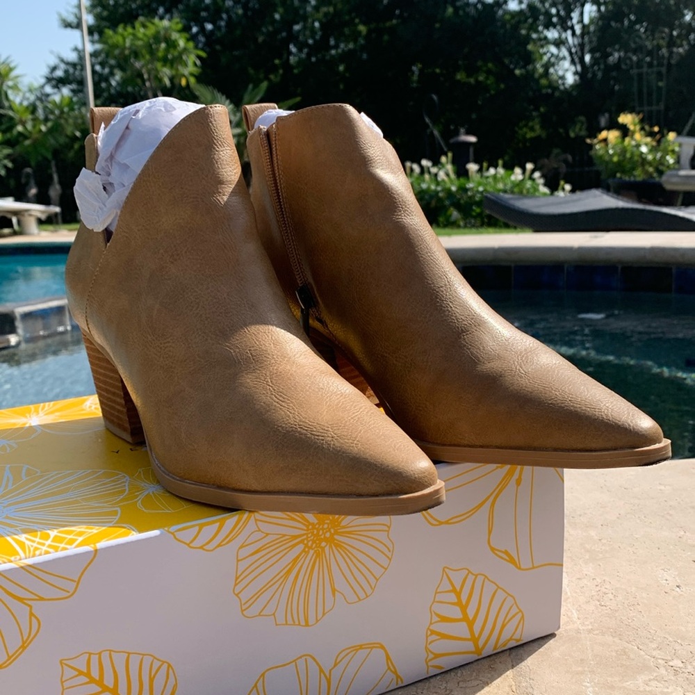 Yellow Box “Capriana” ankle boots